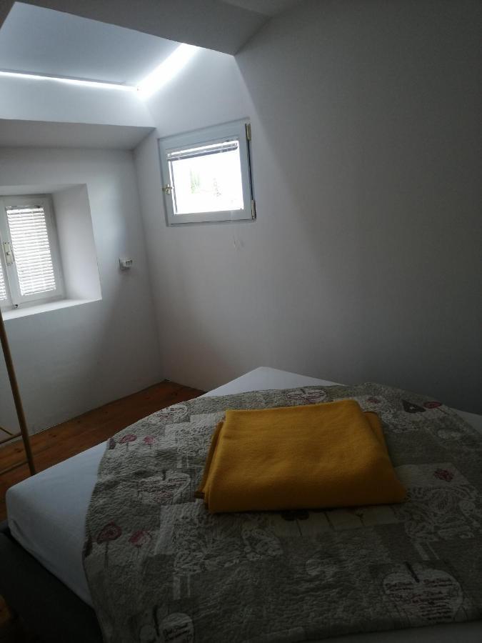 Apartment Atelier Scalinata Rovigno Esterno foto